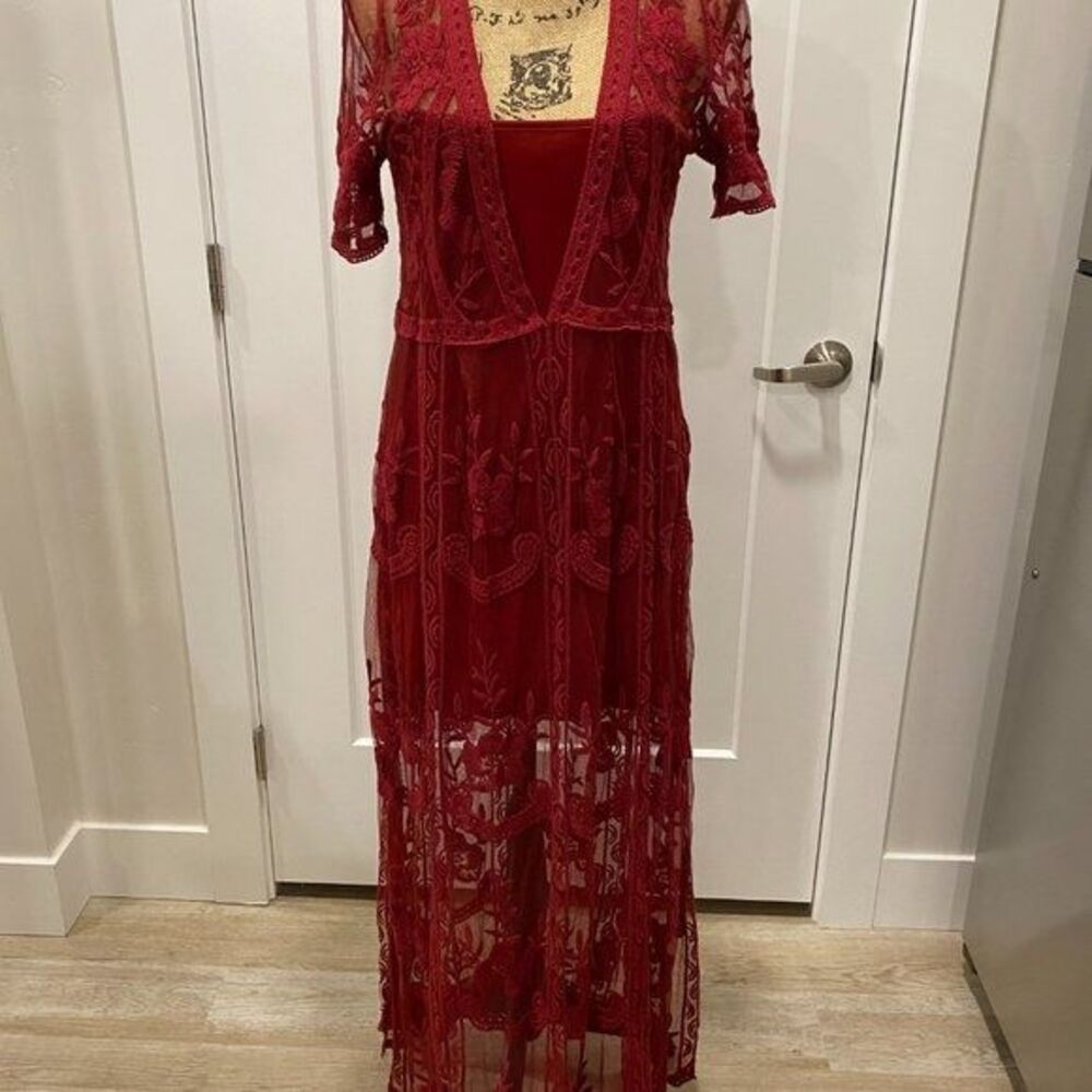 MINI DRESS 2 PIECE WITH LONG LACE SHELL COVER IN BURGUNDY SIZE MEDIUM